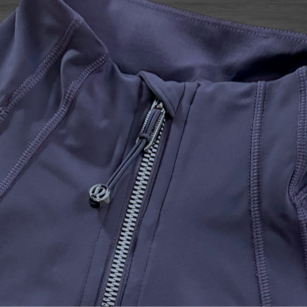 Lululemon Nulu Cropped Define Jacket Grape Mist Size 8 - Picture 4 of 5
